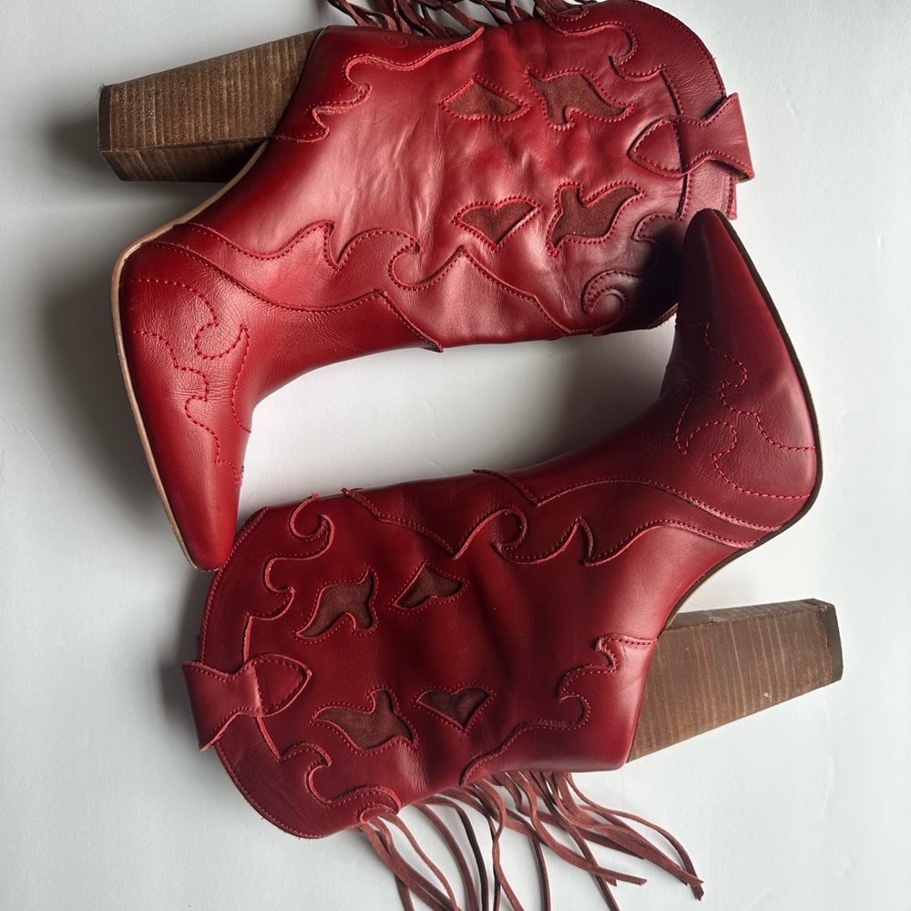 Dingo Red Heeled Boots with Chunky Heel and Unique Cut-Out